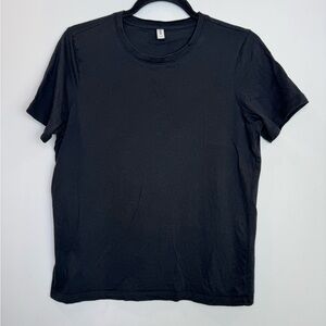 Kotn Classic Black Crewneck T-Shirt size large 100% cotton